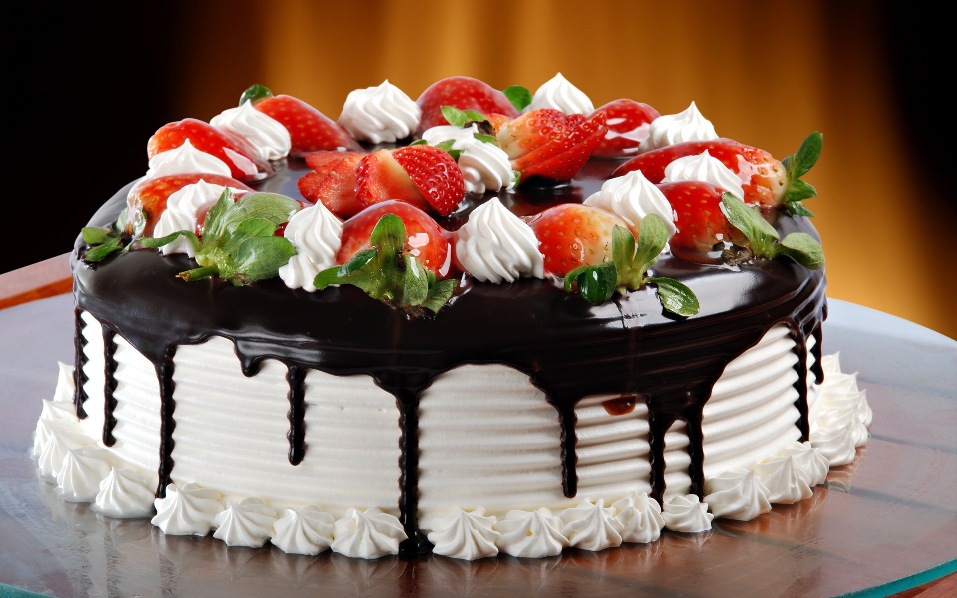 pre_1381310478__gandexru-26_8480_strawberry-cake.jpg